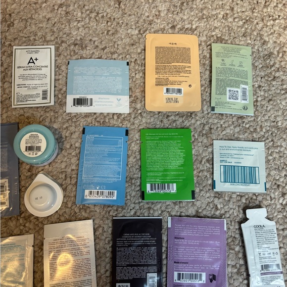 22 high end skincare samples - Picture 6 of 6